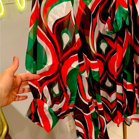 Red and Black Graphic Blouse with Flutter Sleeves - Picture 12 of 12